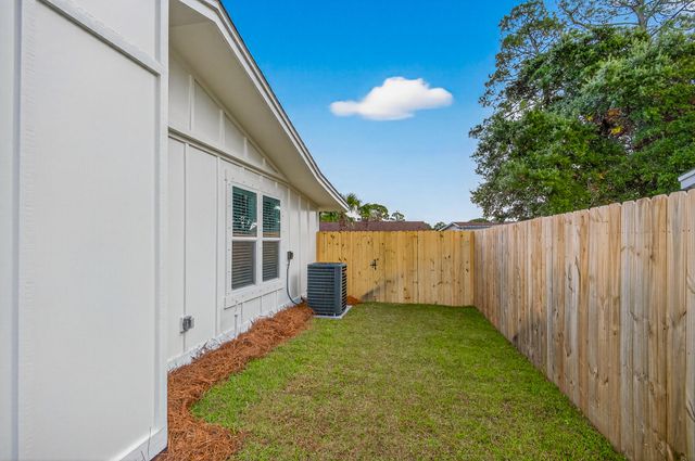 117 Pryor Dr Drive, Mary Esther, FL 32569