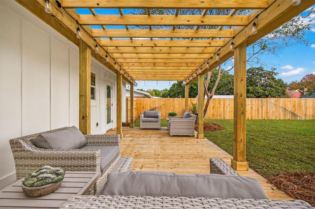 117 Pryor Dr Drive, Mary Esther, FL 32569