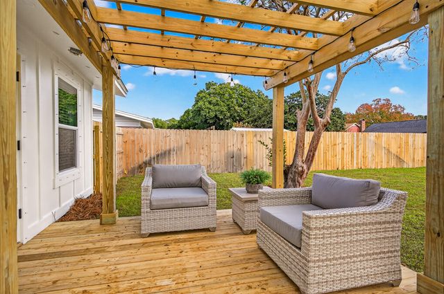 117 Pryor Dr Drive, Mary Esther, FL 32569