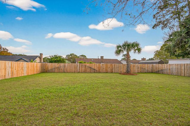 117 Pryor Dr Drive, Mary Esther, FL 32569