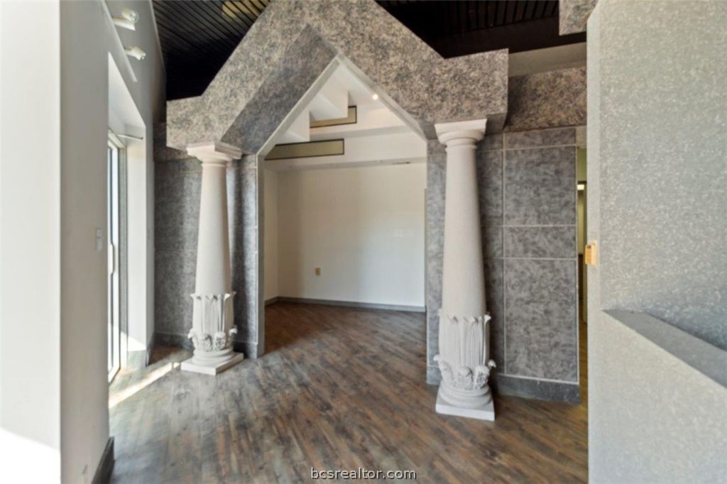106 East 26th Street, Bryan, TX 77803 — photo 2