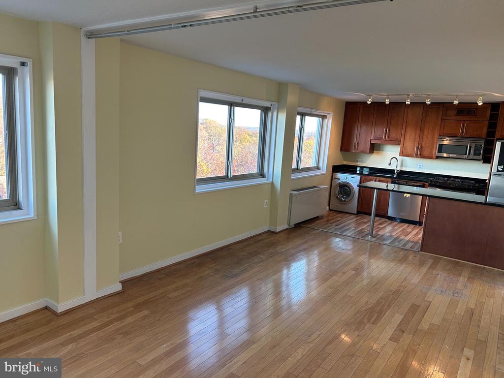 Image 1 of property listing at 7333 NEW HAMPSHIRE AVE #1107-N, Takoma Park, MD 20912
