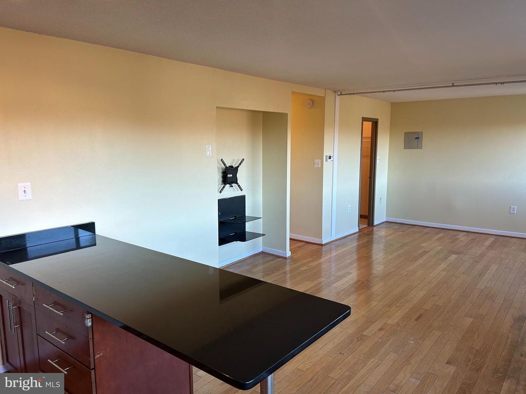 Image 10 of property listing at 7333 NEW HAMPSHIRE AVE #1107-N, Takoma Park, MD 20912