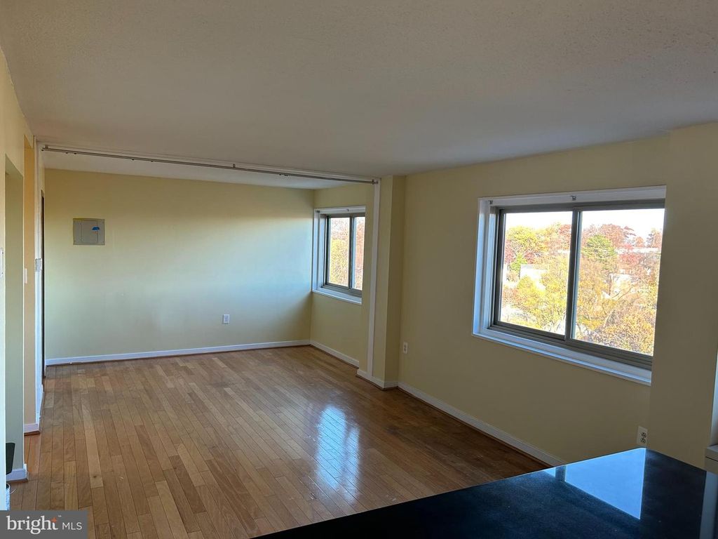 Image 11 of property listing at 7333 NEW HAMPSHIRE AVE #1107-N, Takoma Park, MD 20912