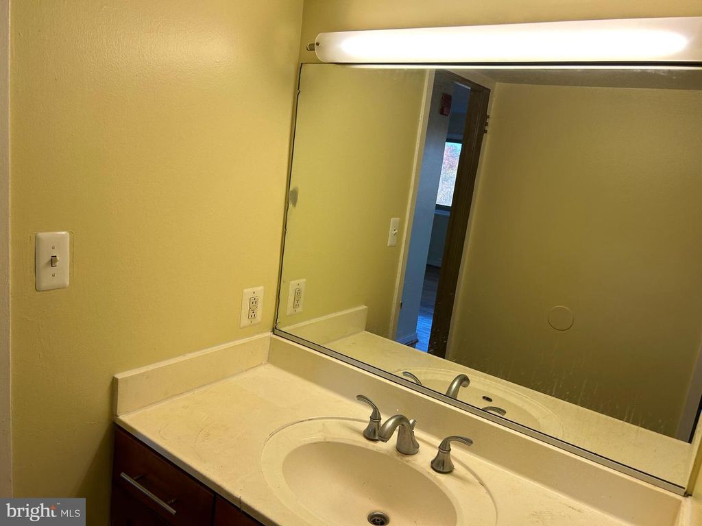 Image 24 of property listing at 7333 NEW HAMPSHIRE AVE #1107-N, Takoma Park, MD 20912