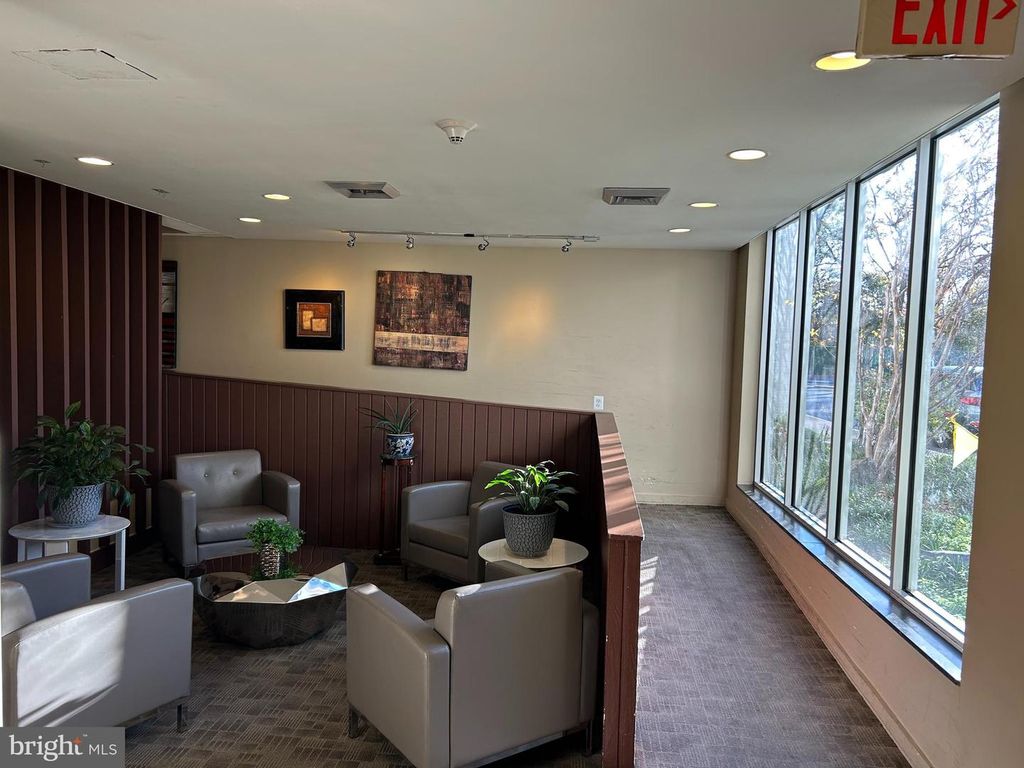 Image 6 of property listing at 7333 NEW HAMPSHIRE AVE #1107-N, Takoma Park, MD 20912