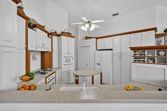 19 CLEVELAND COURT, Palm Coast, FL 32137