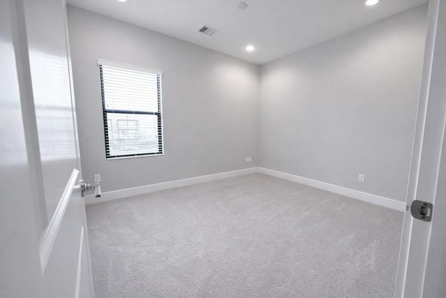 10806 Warwana Road C, Houston, TX 77043