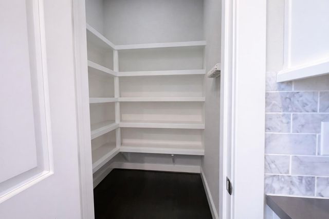 10806 Warwana Road C, Houston, TX 77043