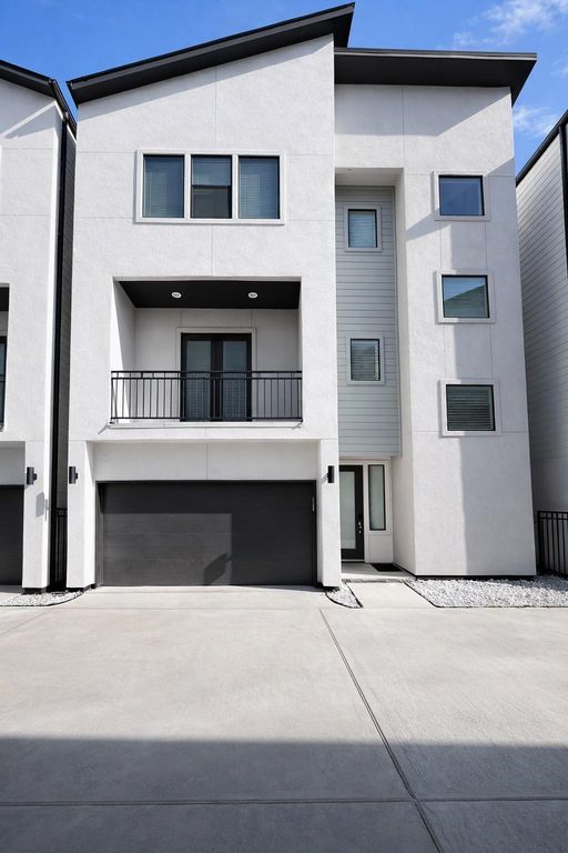 10806 Warwana Road C, Houston, TX 77043