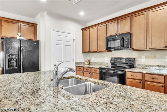 3216 Birch Tree LN, Alva, FL 33920