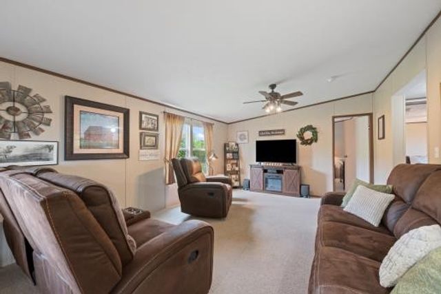7112 Cobb Rd, Christiana, TN 37037