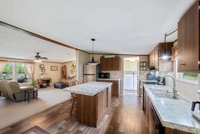 7112 Cobb Rd, Christiana, TN 37037