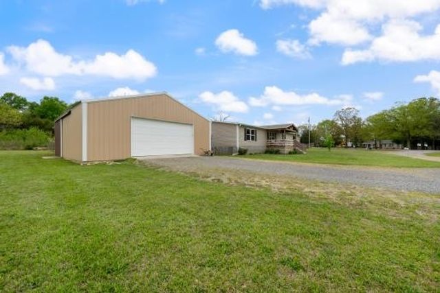 7112 Cobb Rd, Christiana, TN 37037