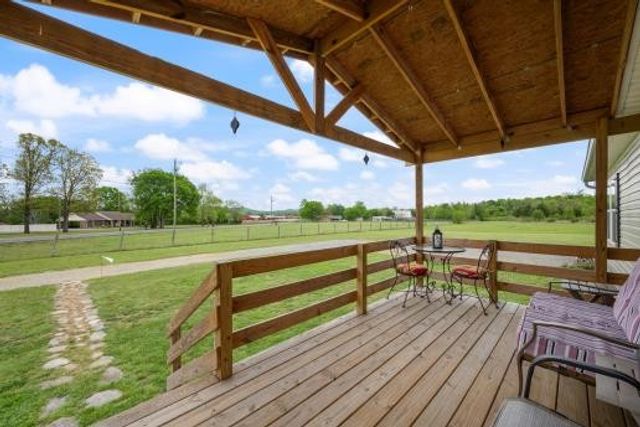 7112 Cobb Rd, Christiana, TN 37037