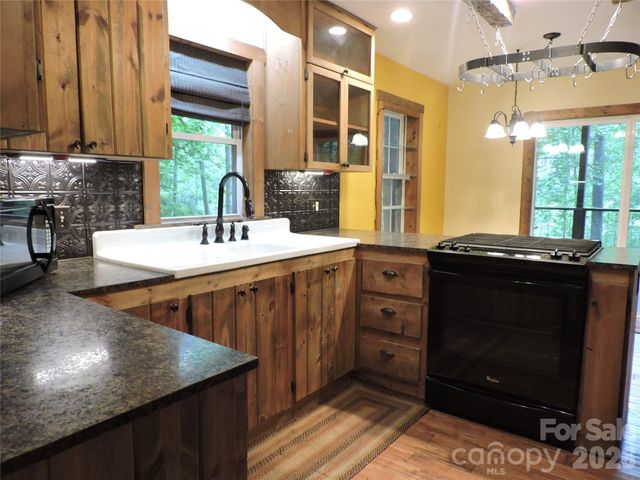 963 Melton Branch Road, Bakersville, NC 28705