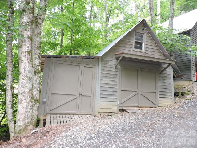 963 Melton Branch Road, Bakersville, NC 28705