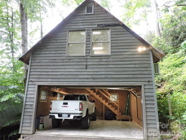 963 Melton Branch Road, Bakersville, NC 28705