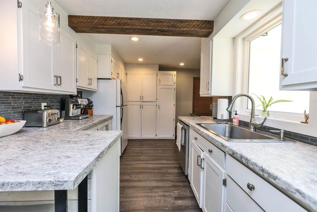 16 Currier Avenue, Peterborough, NH 03458