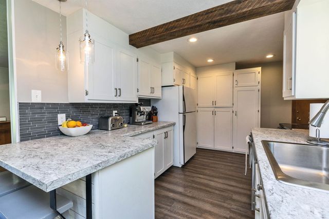 16 Currier Avenue, Peterborough, NH 03458