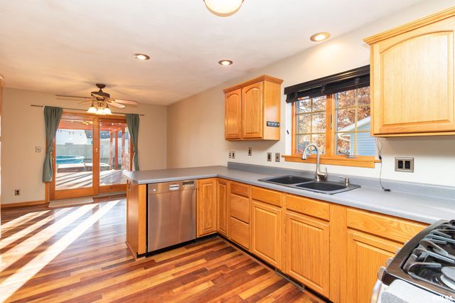 2104 MARIGOLD Drive, Pekin, IL 61554