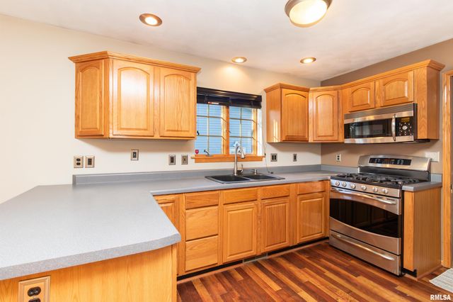 2104 MARIGOLD Drive, Pekin, IL 61554