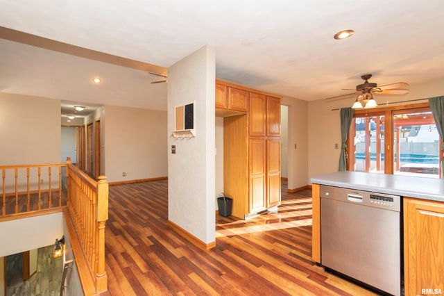 2104 MARIGOLD Drive, Pekin, IL 61554