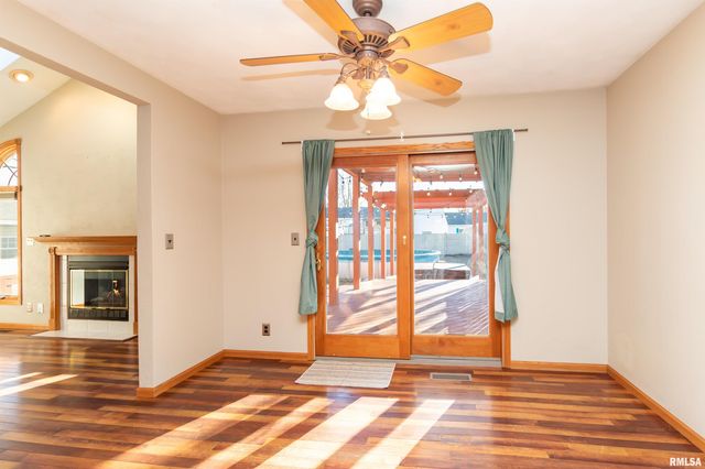 2104 MARIGOLD Drive, Pekin, IL 61554