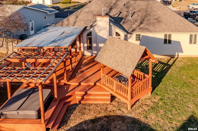 2104 MARIGOLD Drive, Pekin, IL 61554