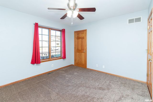 2104 MARIGOLD Drive, Pekin, IL 61554