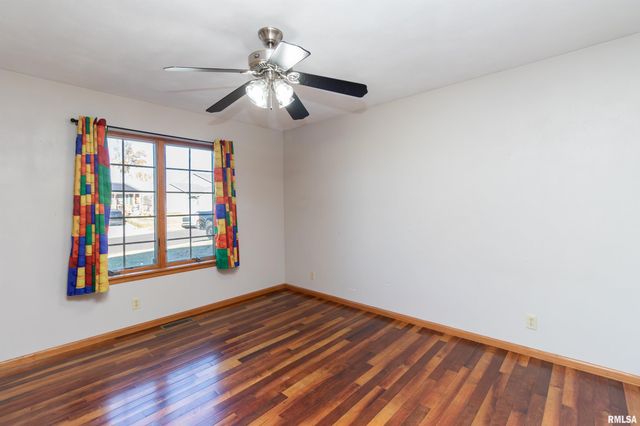 2104 MARIGOLD Drive, Pekin, IL 61554