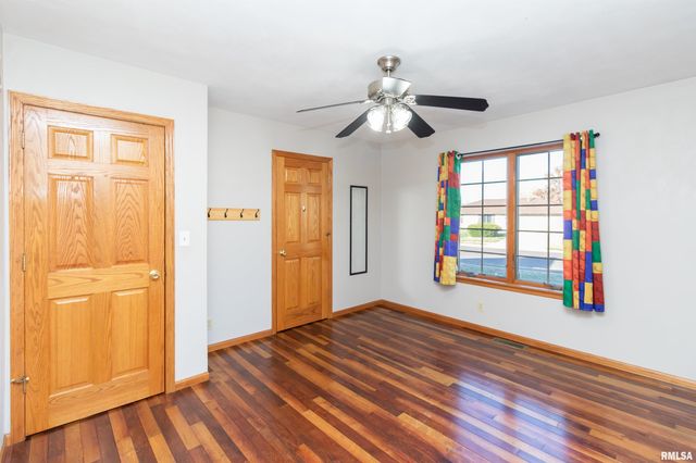 2104 MARIGOLD Drive, Pekin, IL 61554