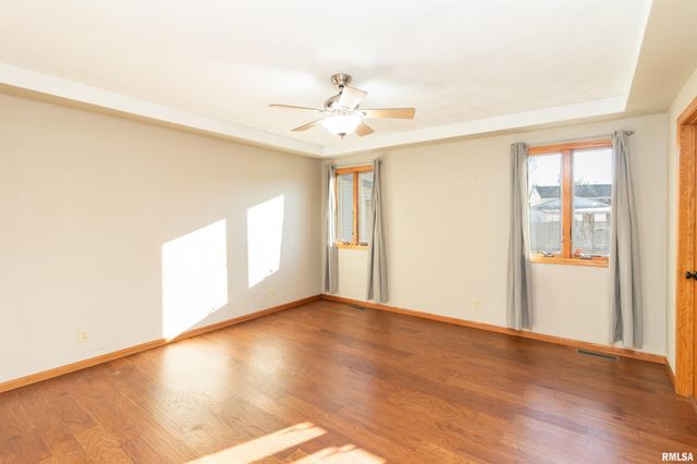 2104 MARIGOLD Drive, Pekin, IL 61554