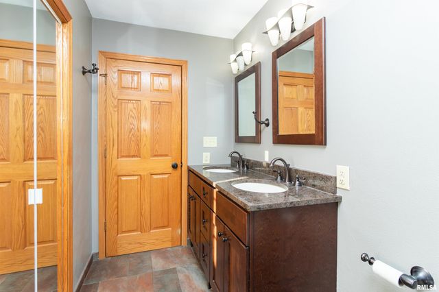 2104 MARIGOLD Drive, Pekin, IL 61554