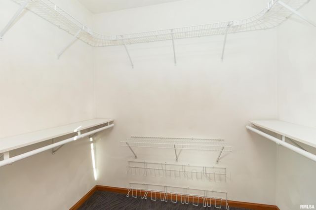 2104 MARIGOLD Drive, Pekin, IL 61554