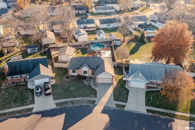 2104 MARIGOLD Drive, Pekin, IL 61554