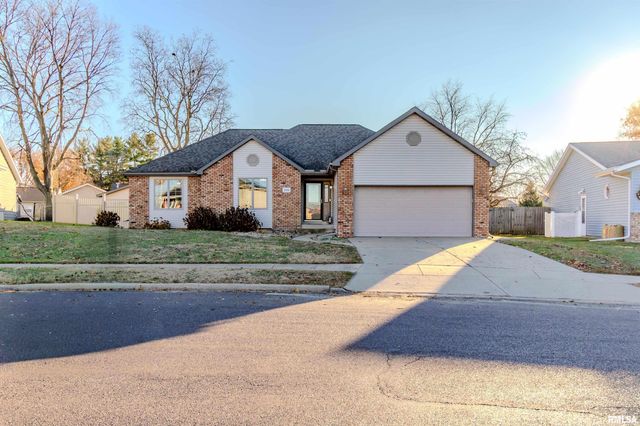 2104 MARIGOLD Drive, Pekin, IL 61554