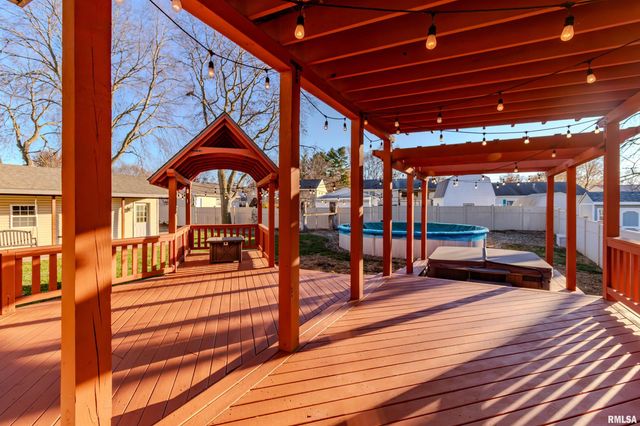 2104 MARIGOLD Drive, Pekin, IL 61554