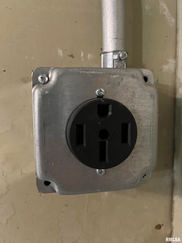 2104 MARIGOLD Drive, Pekin, IL 61554