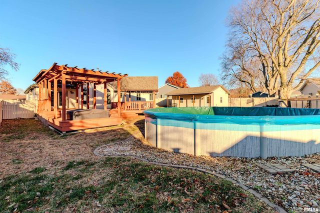 2104 MARIGOLD Drive, Pekin, IL 61554