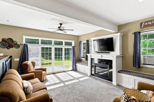 61 Breakneck Rd, Sturbridge, MA 01566
