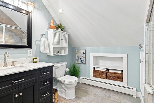 61 Breakneck Rd, Sturbridge, MA 01566