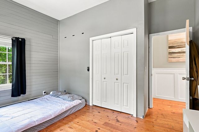 61 Breakneck Rd, Sturbridge, MA 01566