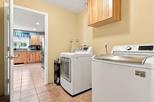61 Breakneck Rd, Sturbridge, MA 01566