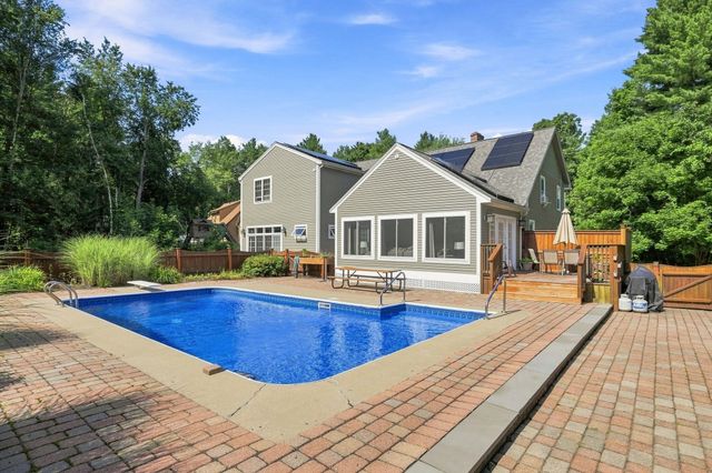 61 Breakneck Rd, Sturbridge, MA 01566