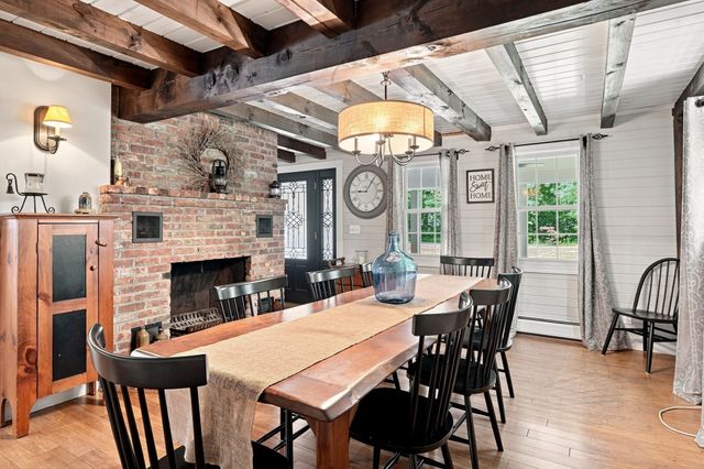 61 Breakneck Rd, Sturbridge, MA 01566