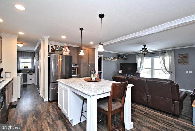 233 HEMLOCK DR, Doylestown, PA 18901