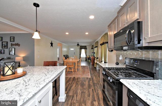 233 HEMLOCK DR, Doylestown, PA 18901