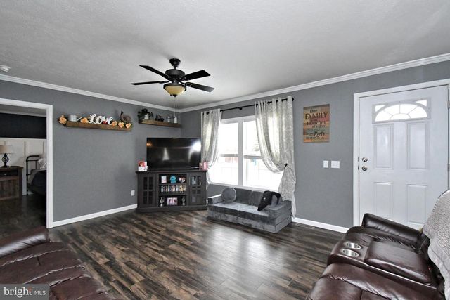 233 HEMLOCK DR, Doylestown, PA 18901