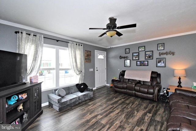 233 HEMLOCK DR, Doylestown, PA 18901